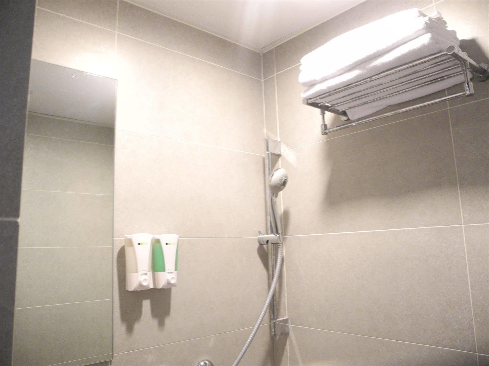 Kowloon Mongkok 1812 Guest House Hongkong Exterior foto